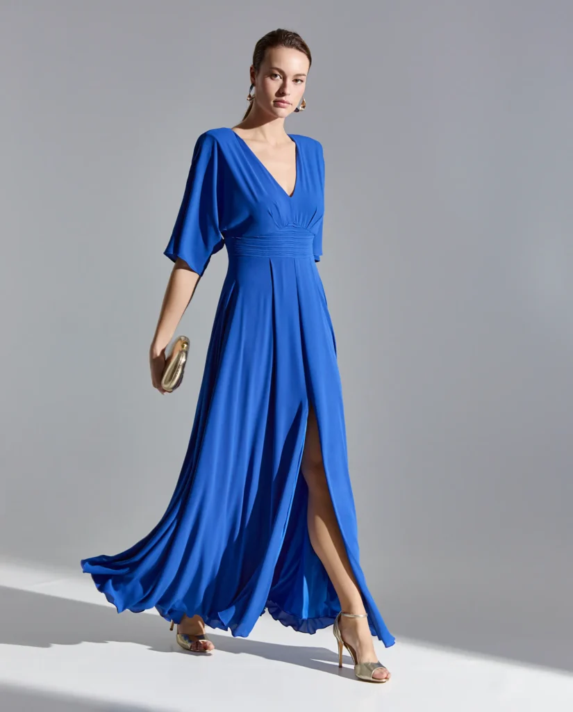 Vestido azul largo para un evento formal de tarde-noche